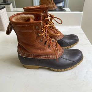 L.L. Bean Women’s Bean Boots, 8" Shearling-Lined PrimaLoft Size 6 Duck Boots